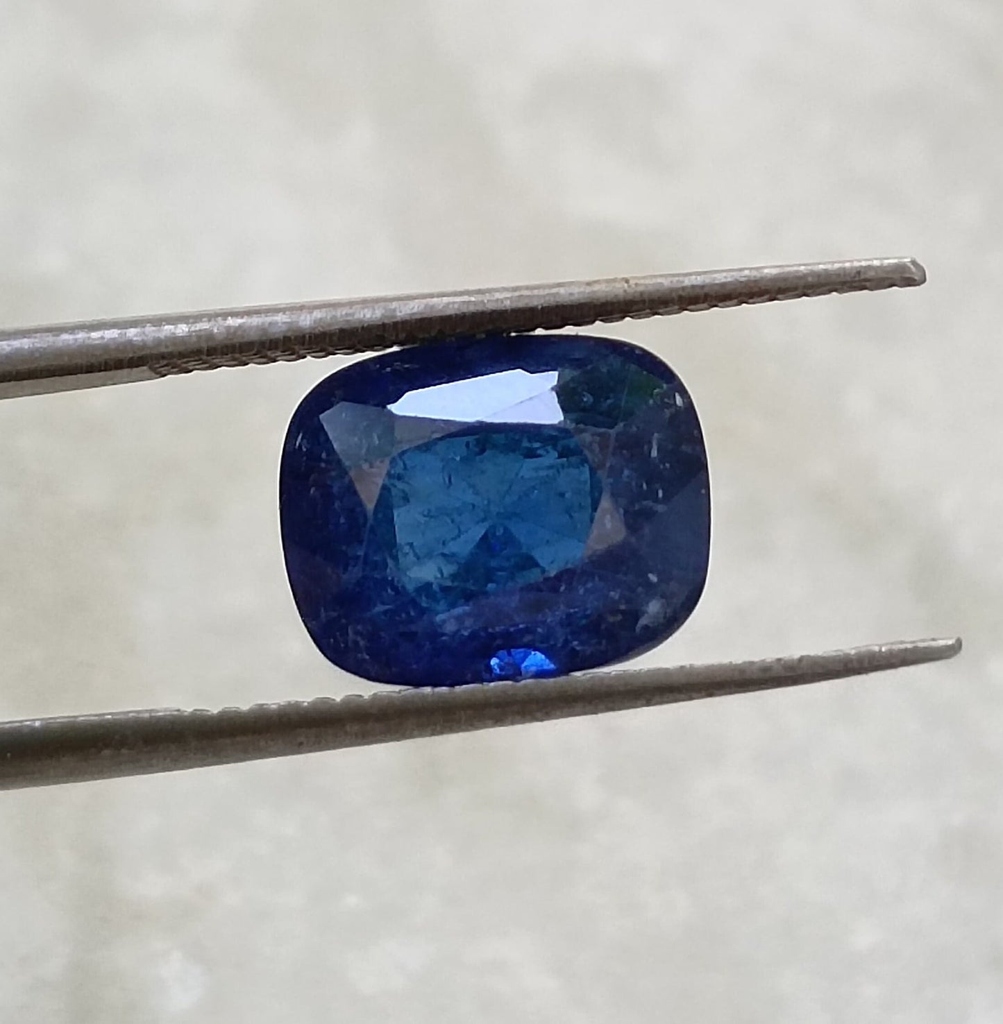 3.51ct IGI Certified Royal Blue Ceylon Sapphire, 100% Natural only heated Earth Mined Gemstone.