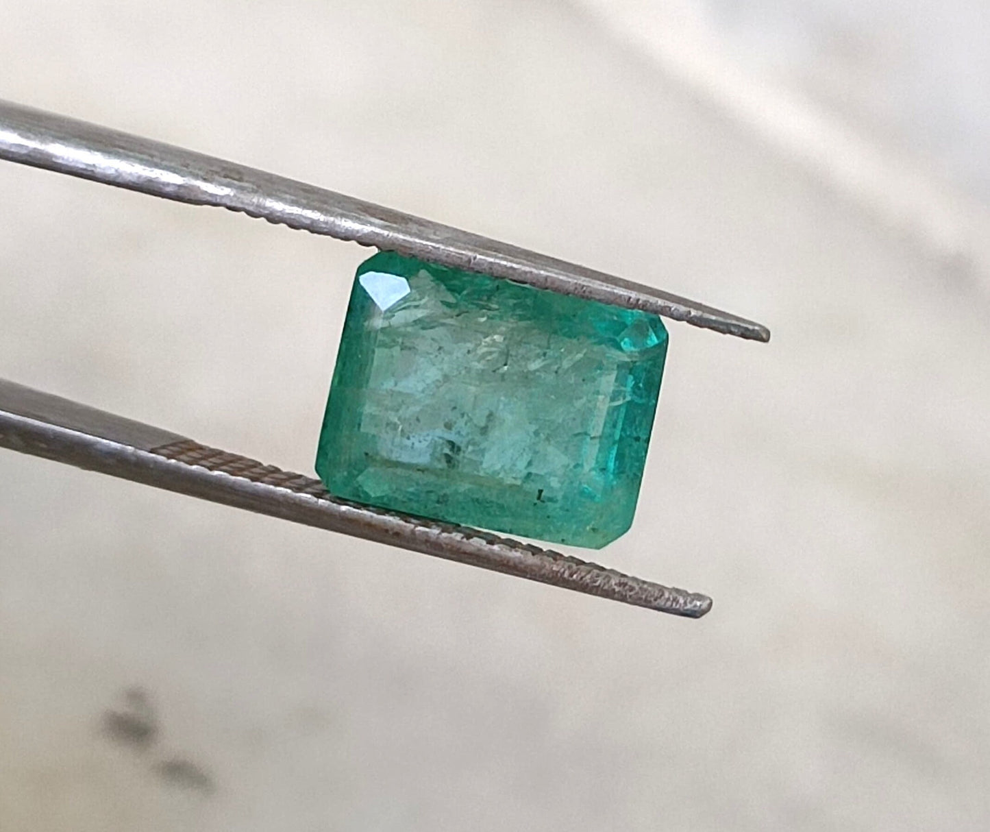 2.93ct Zambian Emerald , 100% Natural Earth Mined Gem.