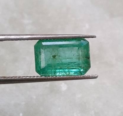 2.15ct Zambian Emerald , 100% Natural Earth Mined Gem.