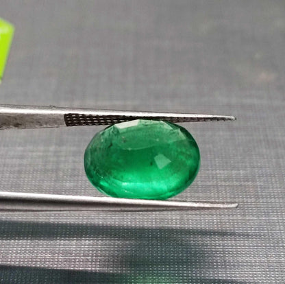 GSI Certified 3.25ct Velvet Green Swat Emerald , 100% Natural Earth Mined Gemstone