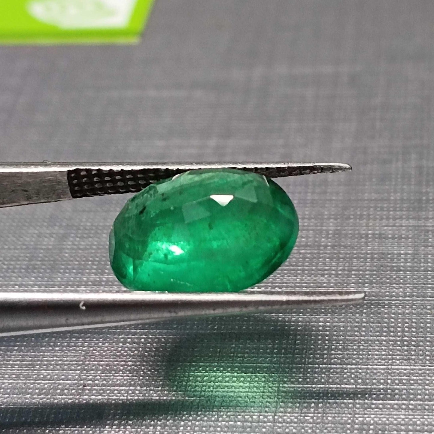 GSI Certified 3.25ct Velvet Green Swat Emerald , 100% Natural Earth Mined Gemstone