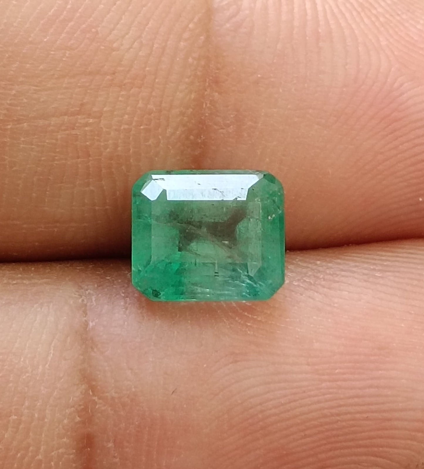 2.47ct Zambian Emerald , 100% Natural Earth Mined Gem.