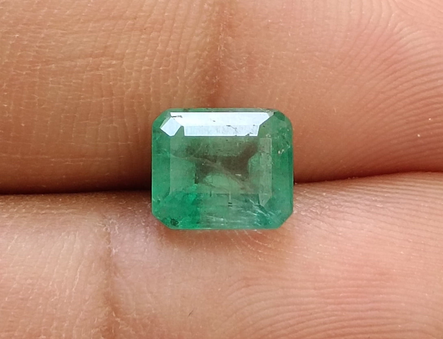 2.47ct Zambian Emerald , 100% Natural Earth Mined Gem.