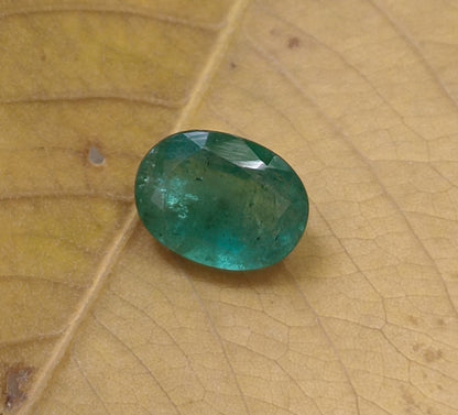 2.32ct Zambian Emerald , 100% Natural Earth Mined Gem.