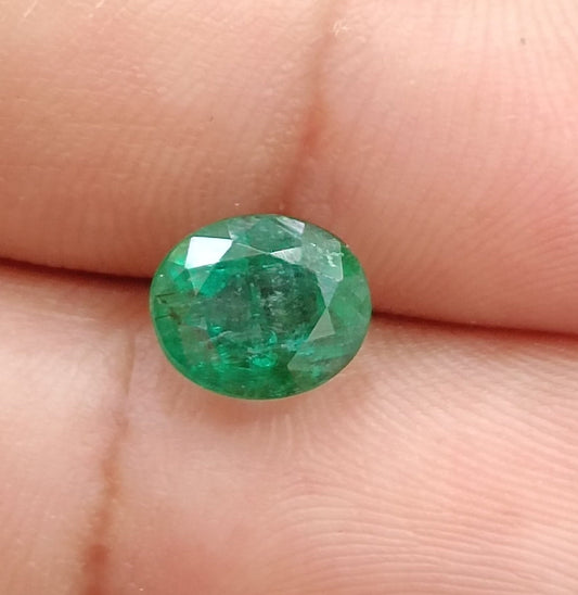 2.12ct Zambian Emerald , 100% Natural Earth Mined Gem.