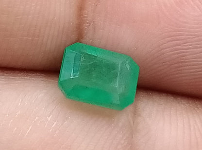 1.82ct  Zambian Emerald , 100% Natural Earth Mined Gem.