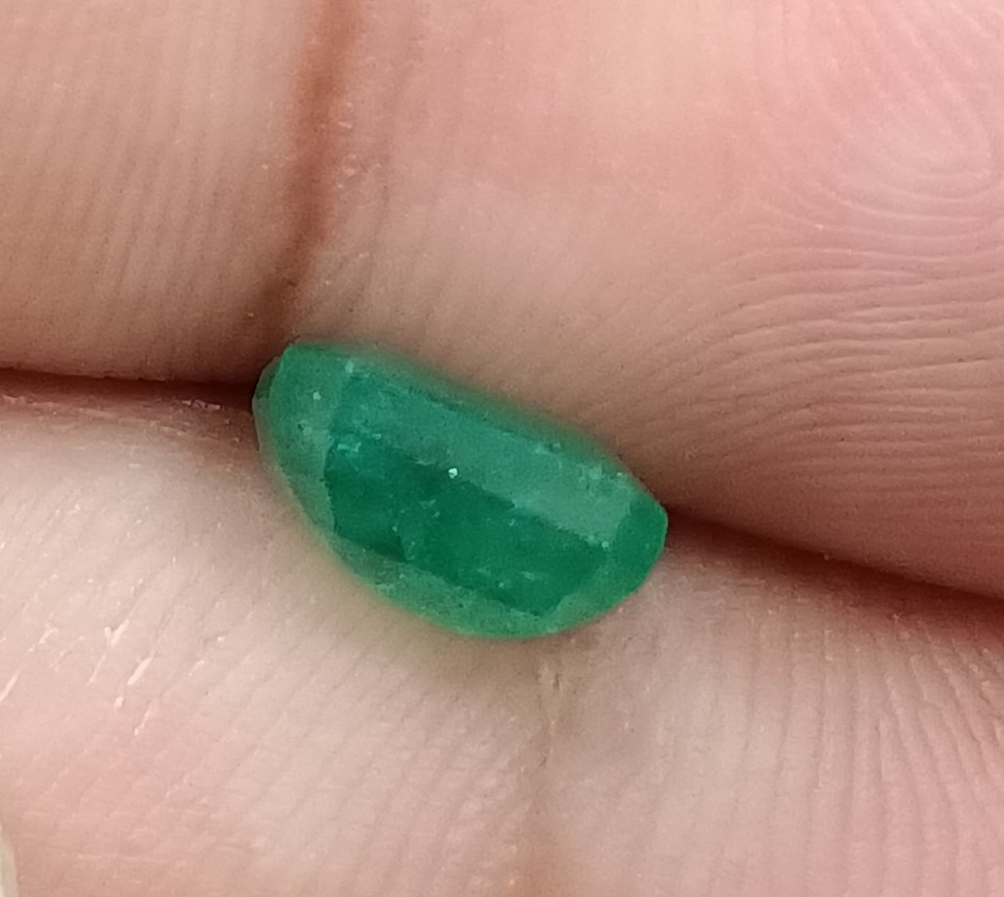 1.82ct  Zambian Emerald , 100% Natural Earth Mined Gem.