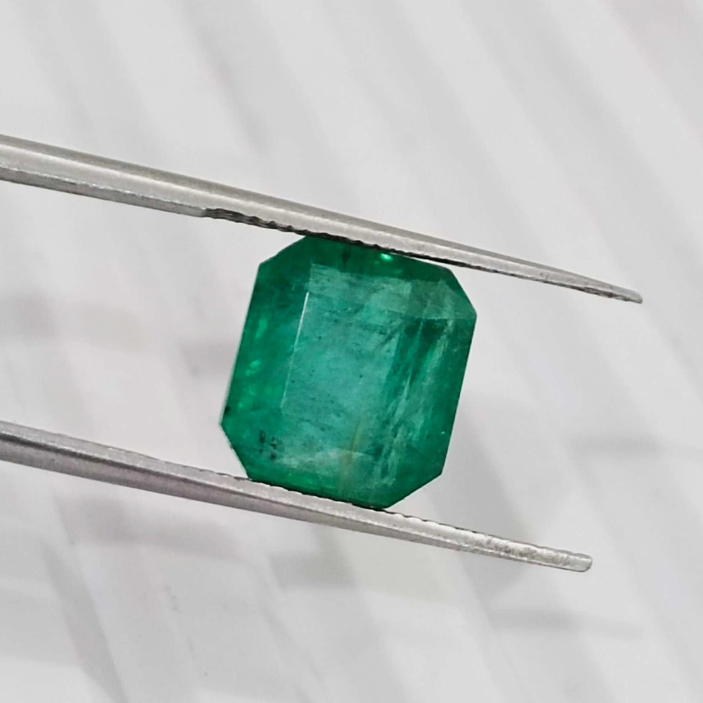 4.36ct Medium Deep Golden Green  Emerald , 100% Natural Earth Mined Gem.