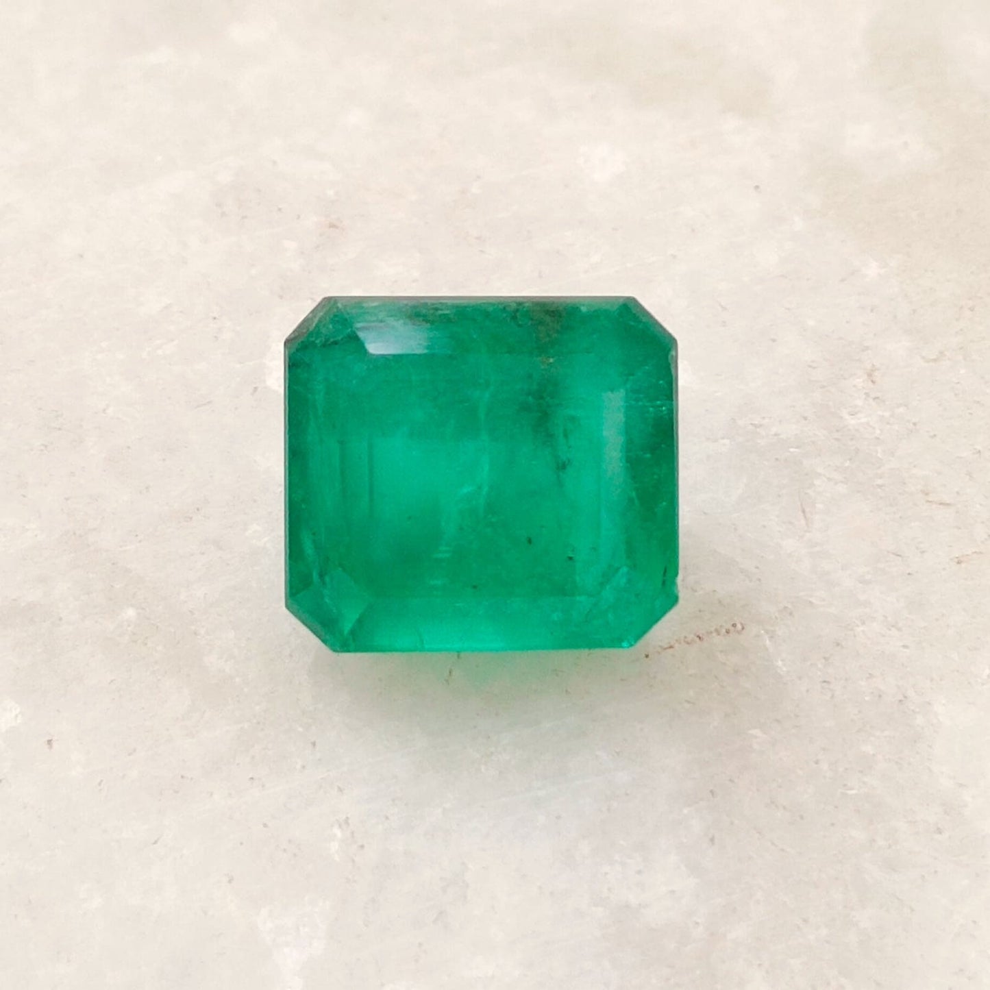 GSI Certified 4.30ct Velvet Green Colombian Emerald , 100% Natural Earth Mined Gemstone