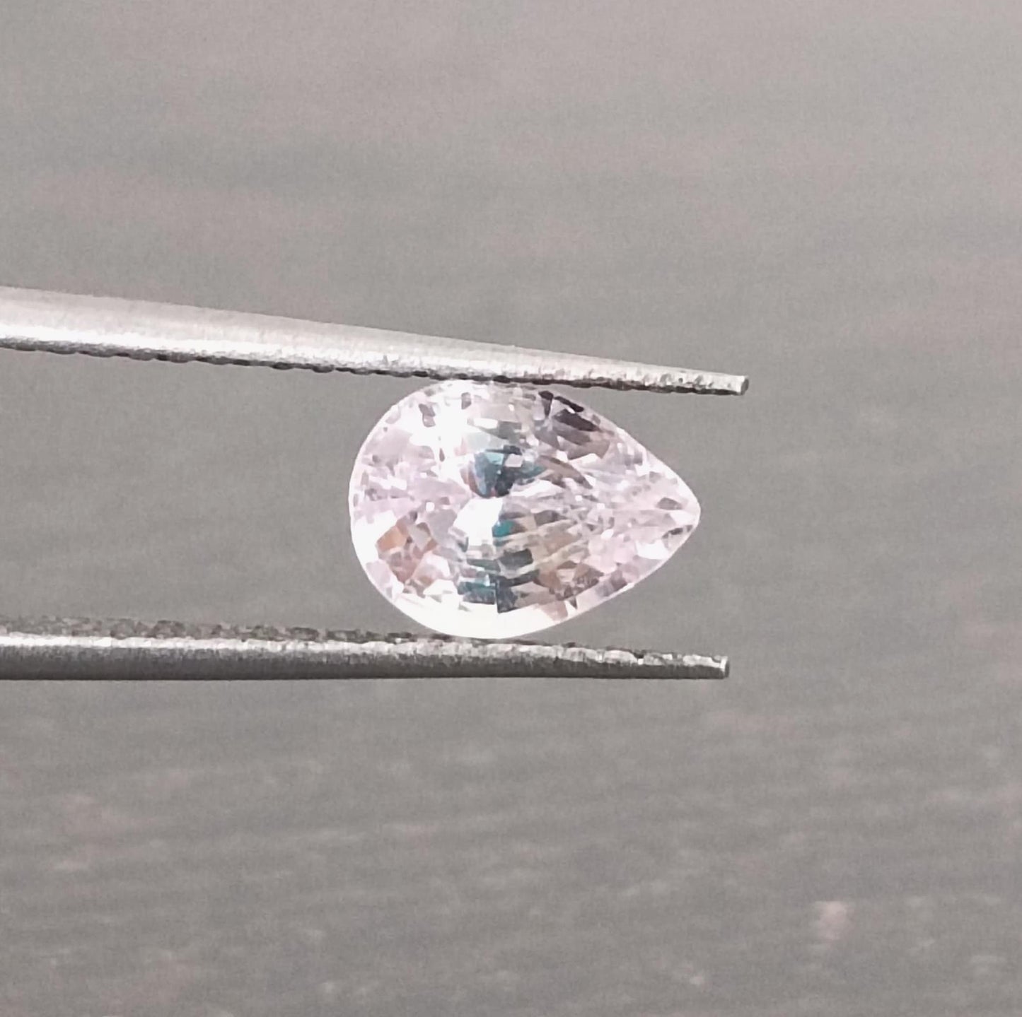 1.14ct Full luster White Sapphire, 100% Untreated Natural Gemstone.