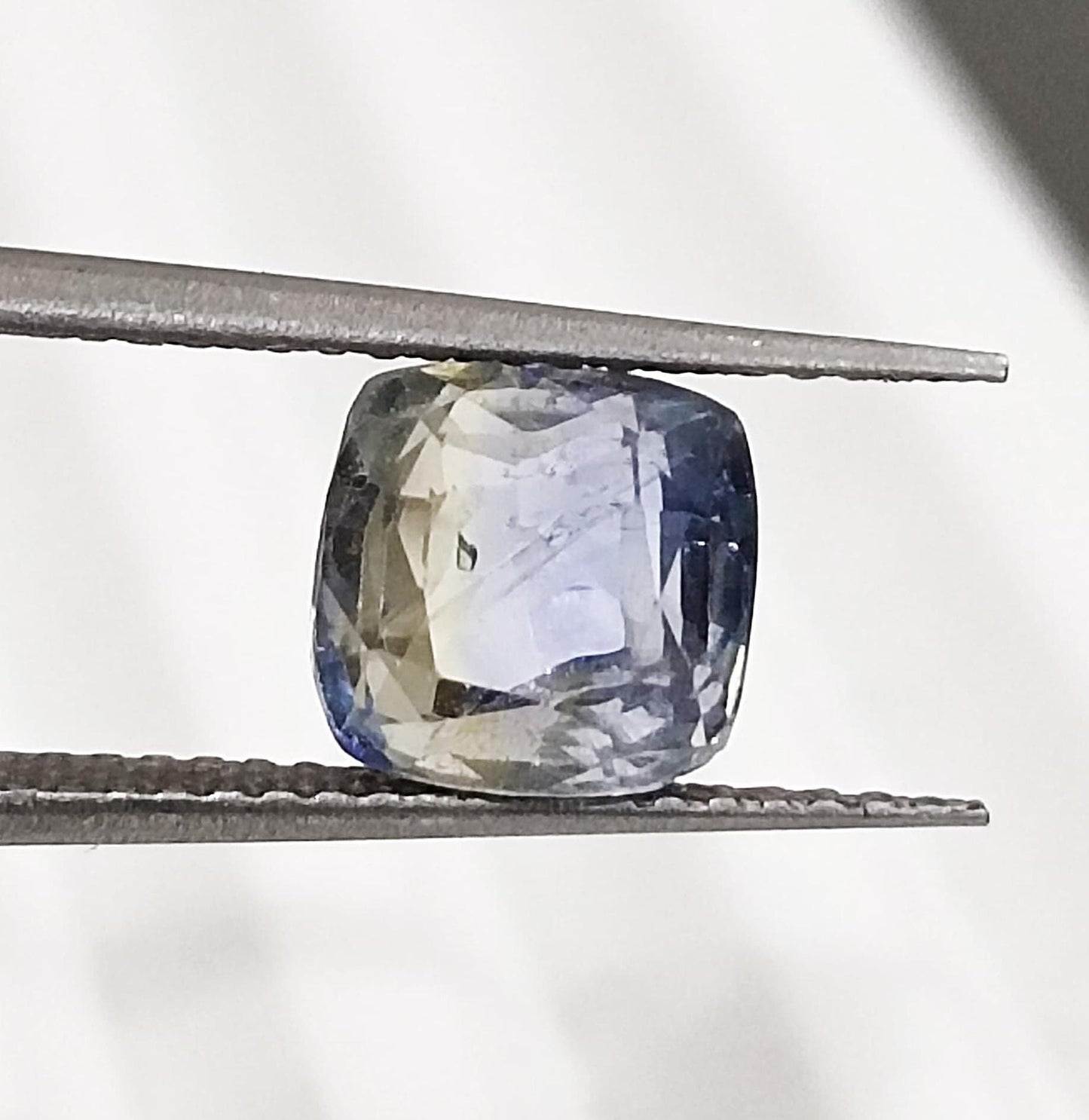 2.22ct yellow Blue Sapphire, 100% Untreated Natural Gemstone.