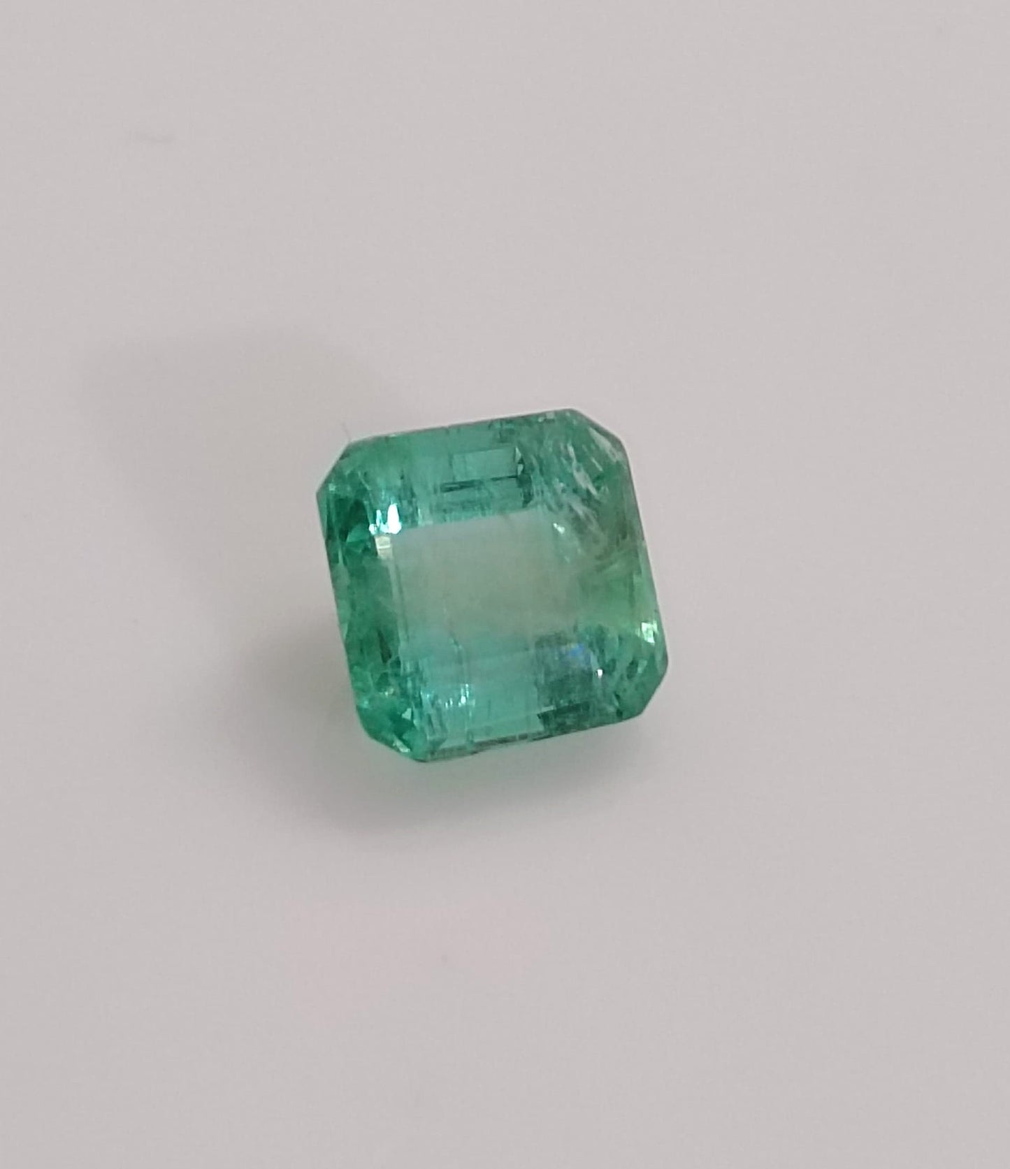 2.47ct Shiny Colombian Emerald , 100% Natural Earth Mined Gem.