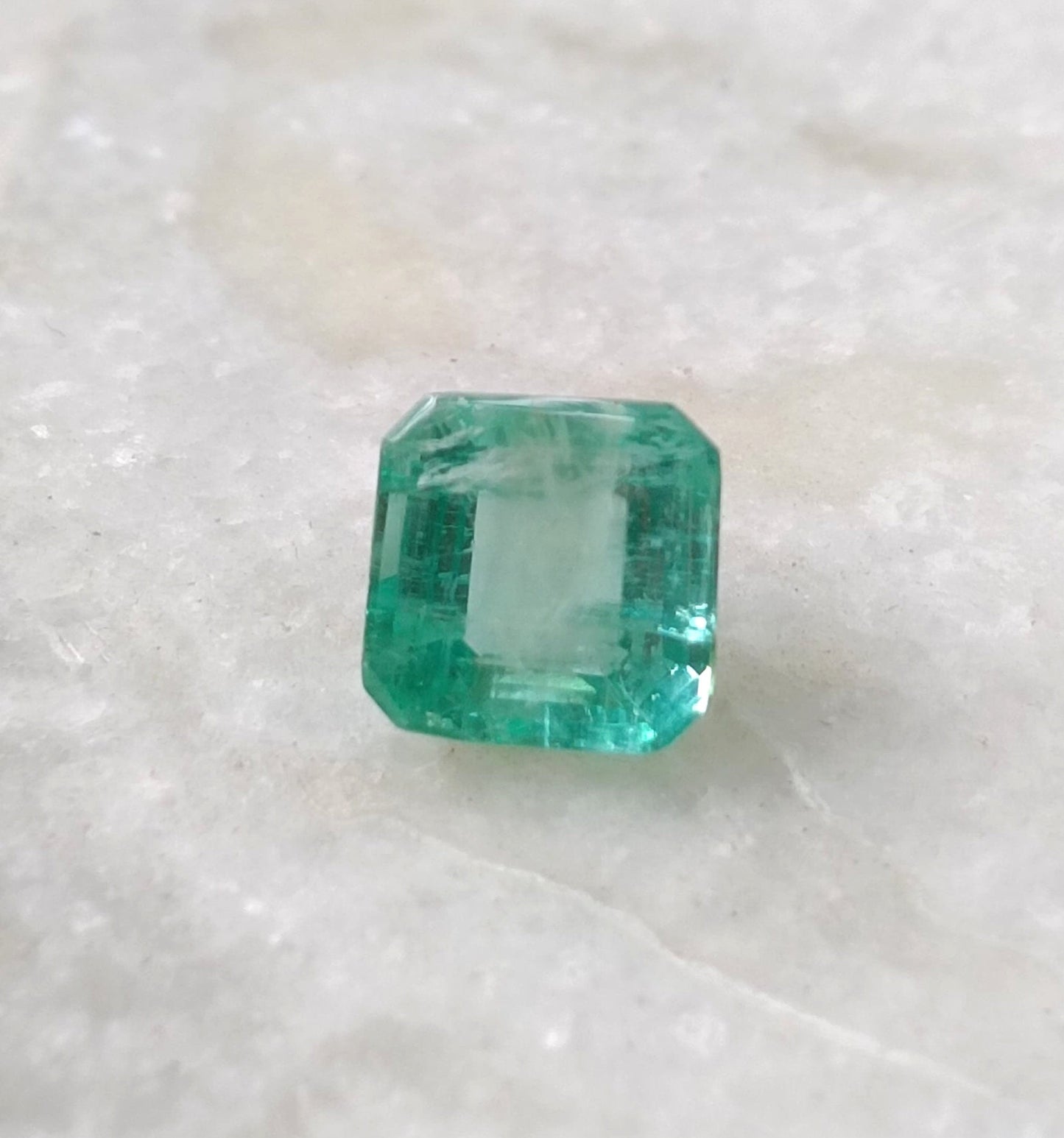 2.47ct Shiny Colombian Emerald , 100% Natural Earth Mined Gem.