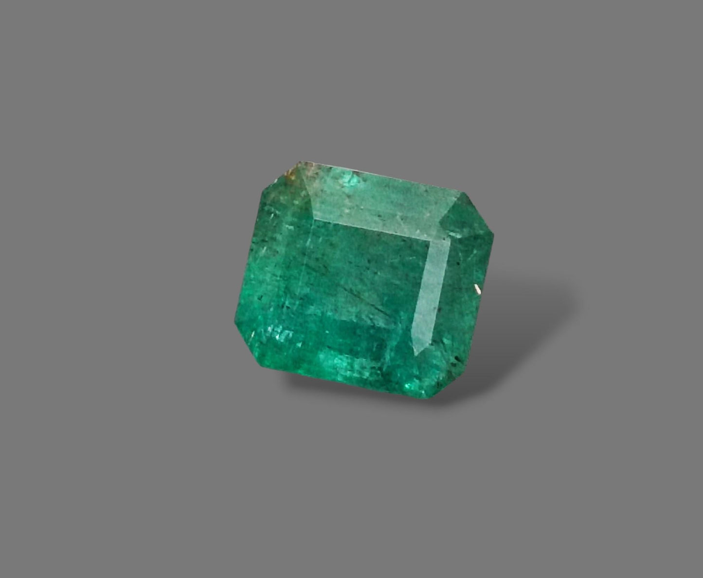 4.36ct  Deep Green Zambian Emerald , 100% Natural Earth Mined Gem.