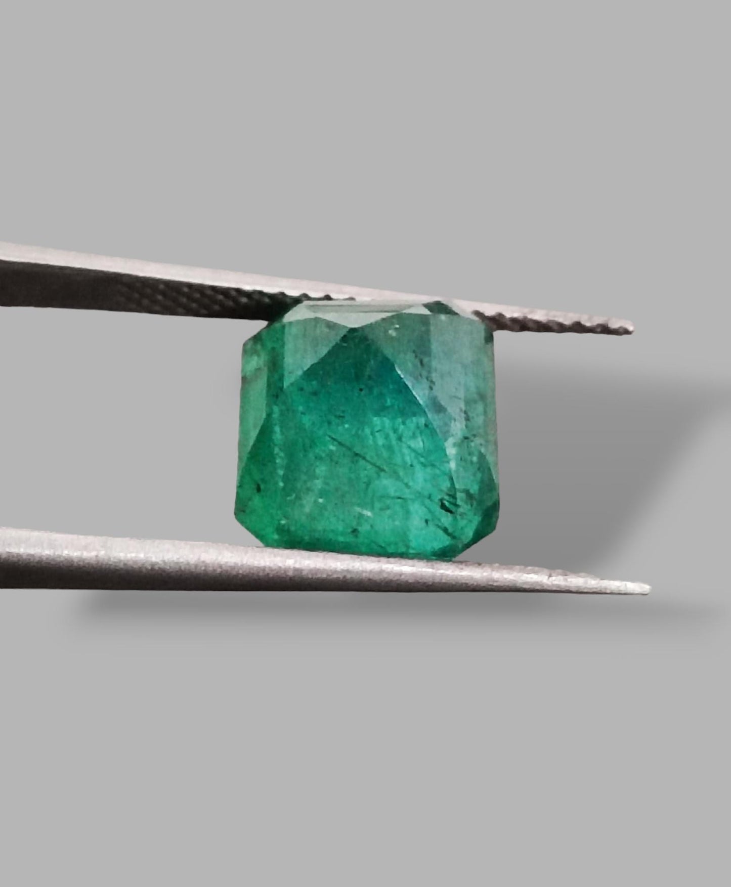 4.36ct  Deep Green Zambian Emerald , 100% Natural Earth Mined Gem.