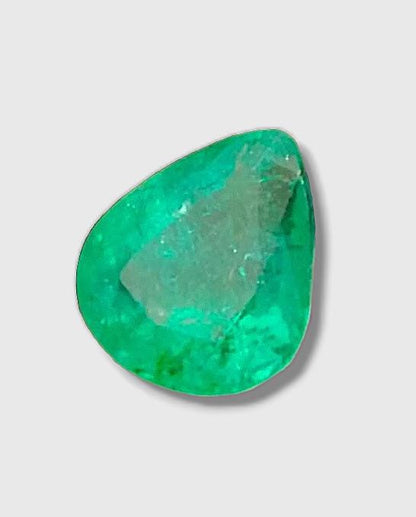 5.54ct Colombian IGI Certified  Pear Cut Earth Mined Emerald, 100% Natural Gem. Beautiful Real Colombian Emerald.