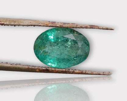 2.88ct Oval Cut Zambian Emerald ,100% Natural Earth Mined Gemstone