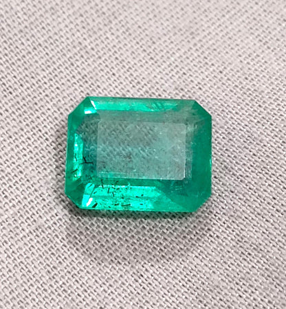 4.85ct GSI Certified Quality  Emerald, 100% Natural Gemstone