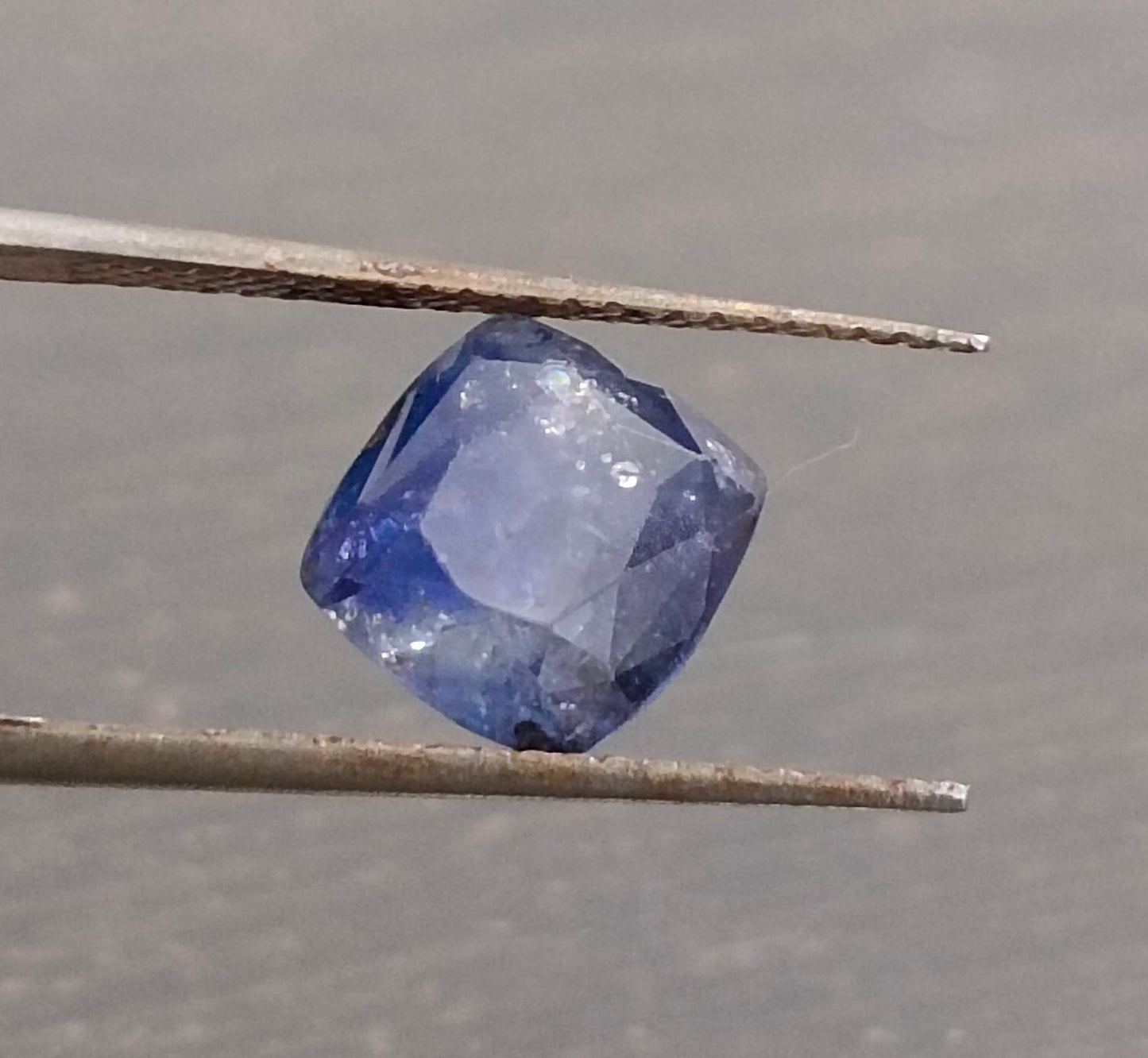 3.44ct Certified  Blue Ceylon Sapphire, 100% Natural Only Heat Earth Mined Gemstone.