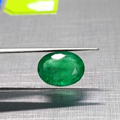 GSI Certified 3.25ct Velvet Green Swat Emerald , 100% Natural Earth Mined Gemstone