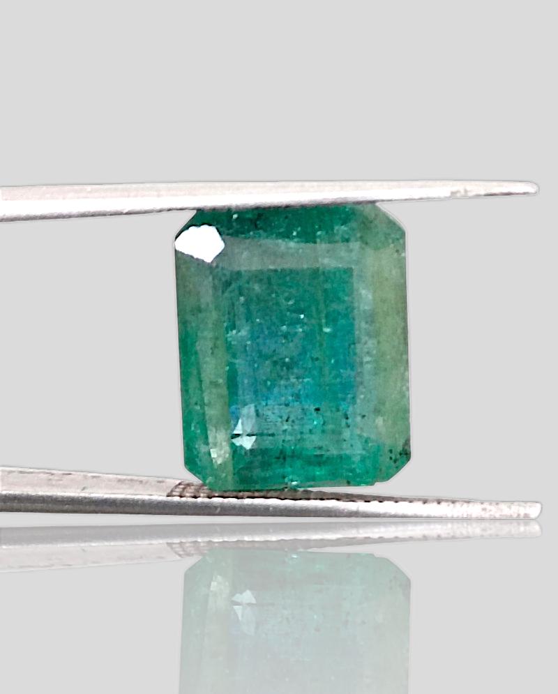 GSI Certified 8.22ct Zambian Emerald, 100% Natural Gemstone