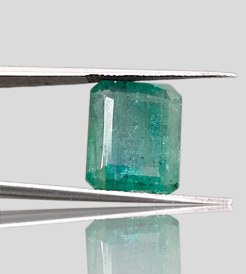 GSI Certified 8.22ct Zambian Emerald, 100% Natural Gemstone