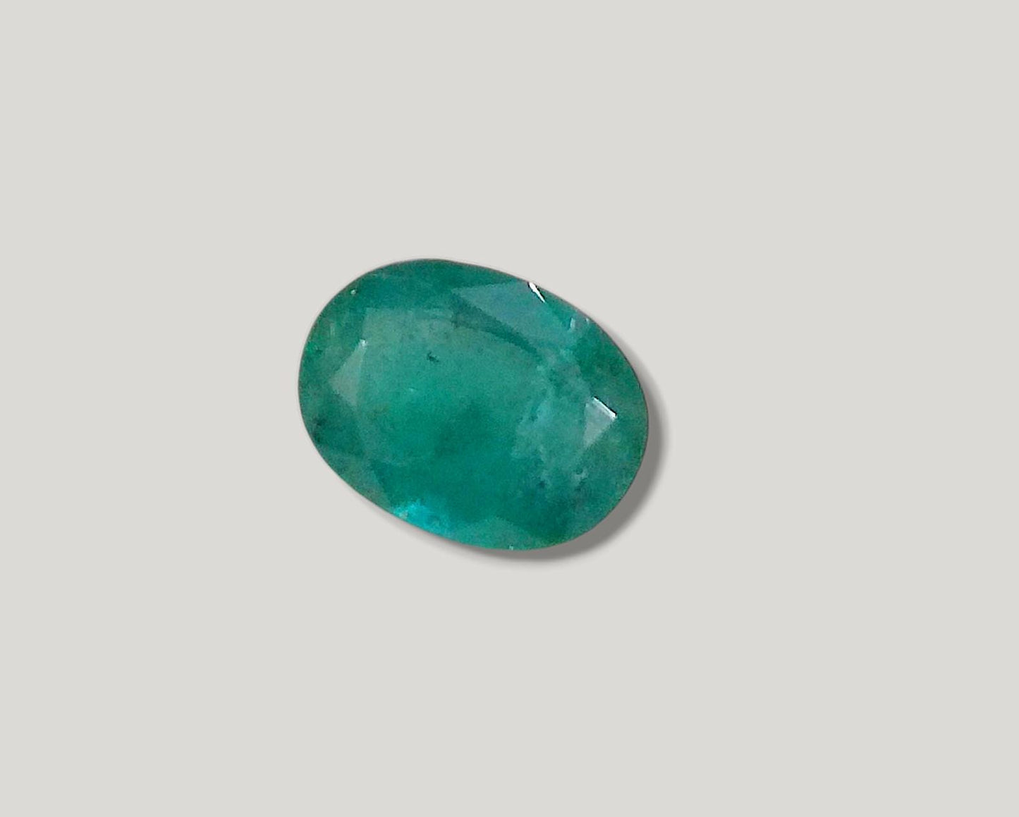 2.32ct Zambian Emerald , 100% Natural Earth Mined Gem.