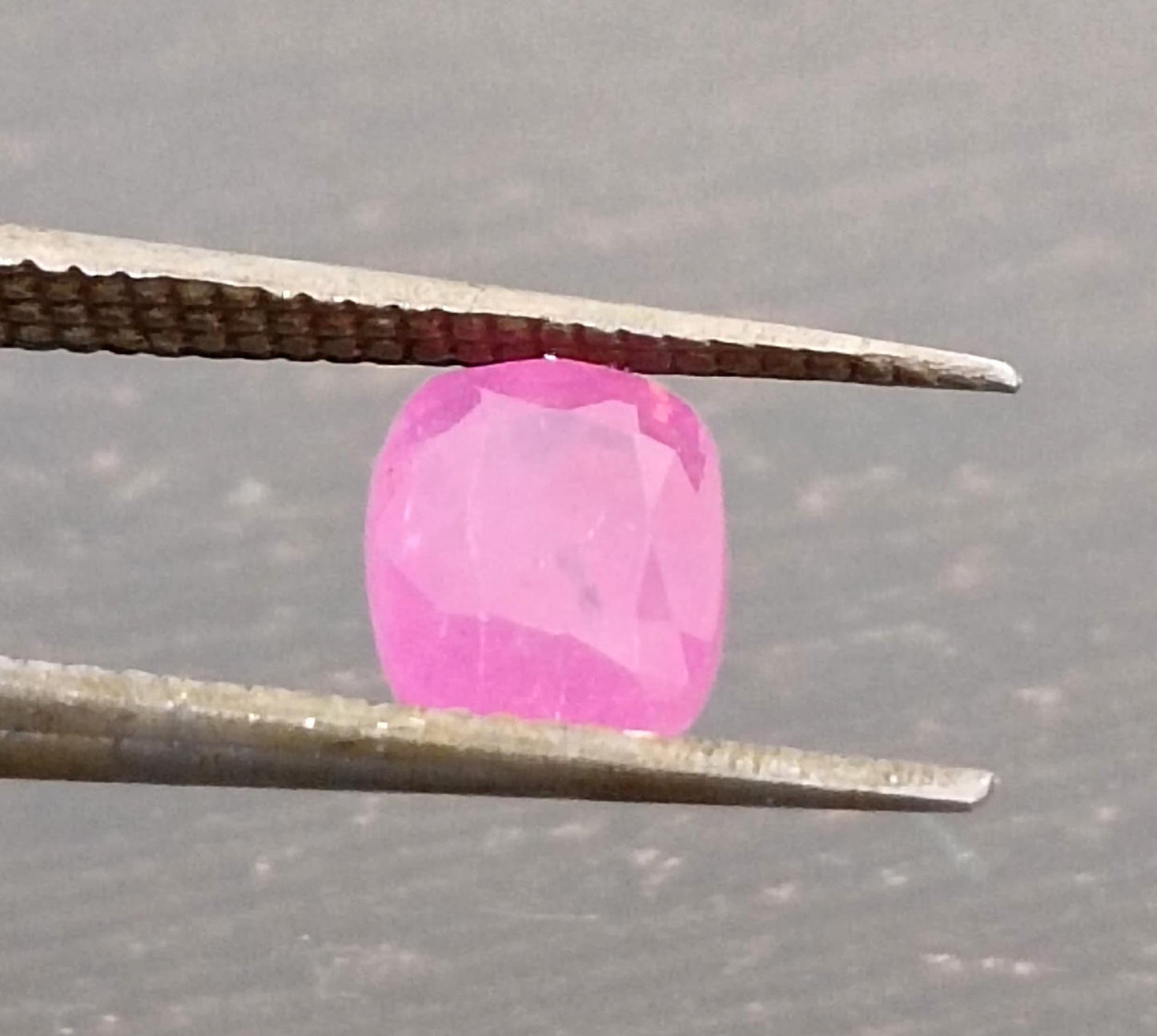 1.17ct Hot Pink Ceylon Sapphire, 100% Natural untreated Gem