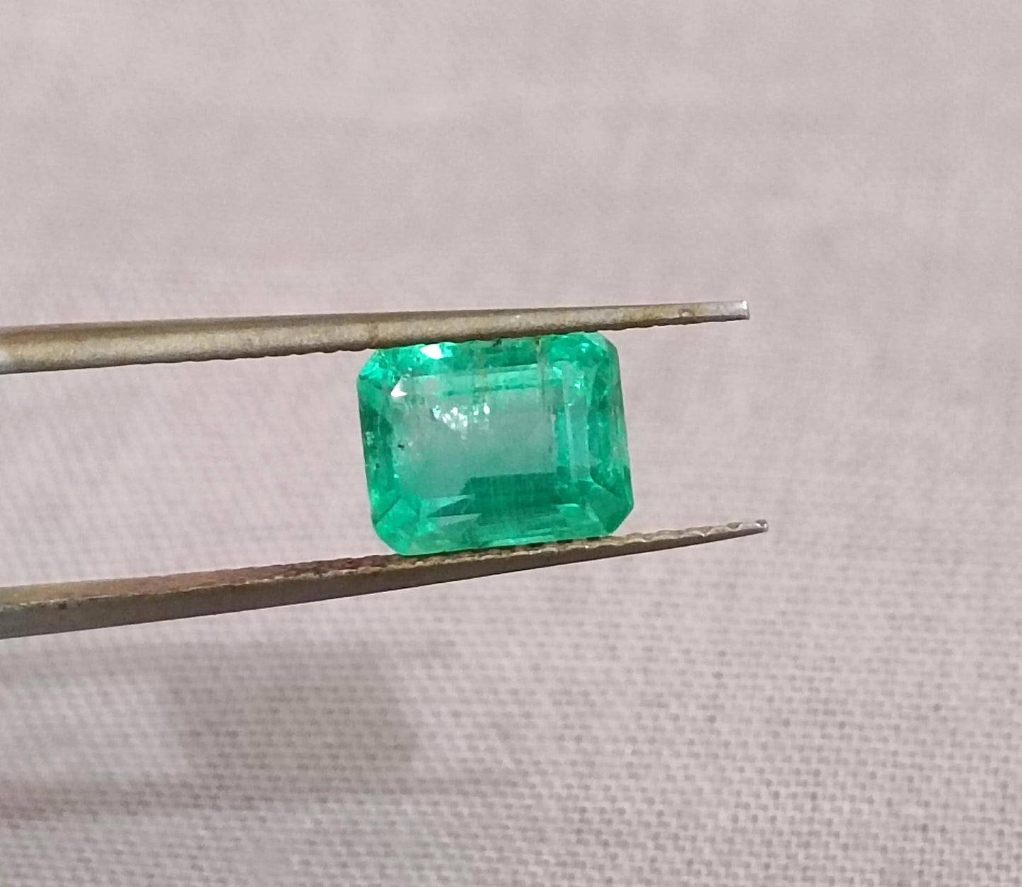 1.84ct Colombian Emerald , 100% Natural Earth Mined Gemstone