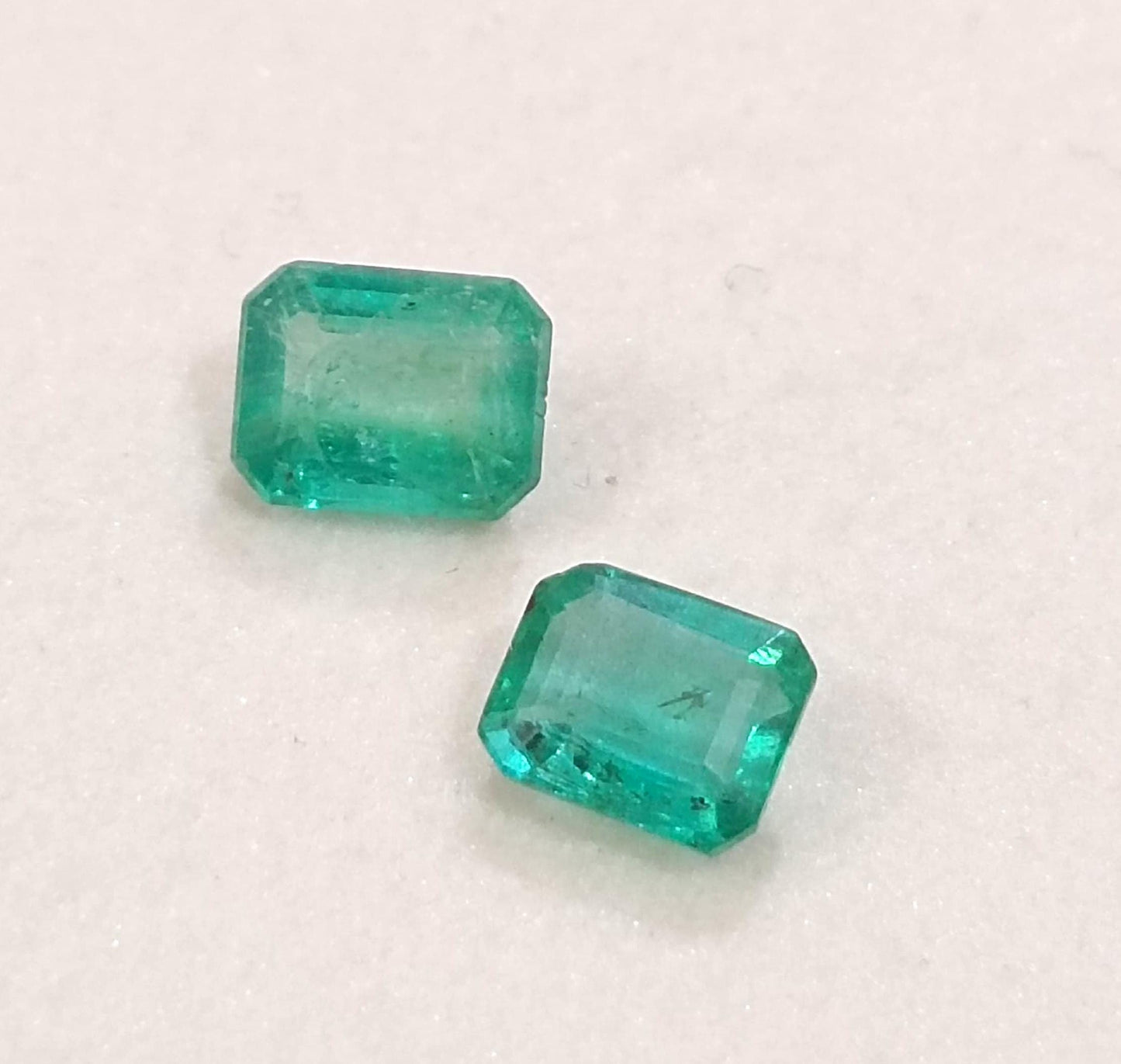 2.28ct/ 2 pcs Zambian Emeralds , 100% Natural Earth Mined Gemstones.