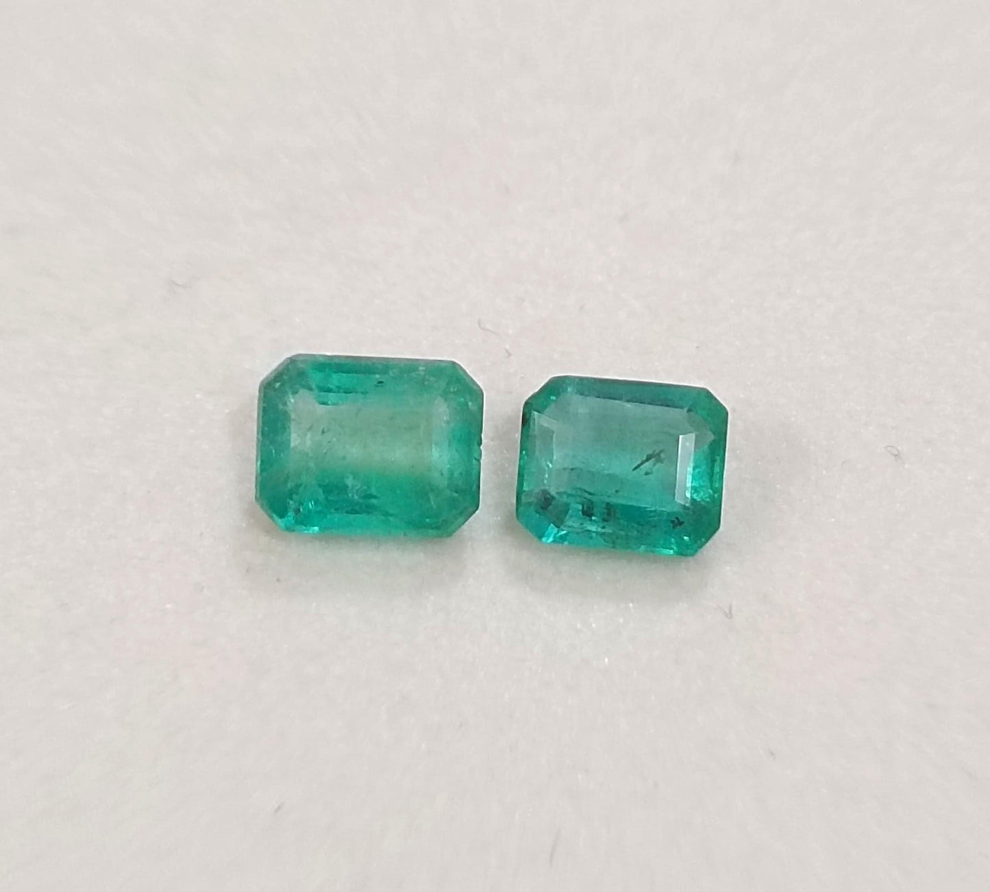 2.28ct/ 2 pcs Zambian Emeralds , 100% Natural Earth Mined Gemstones.