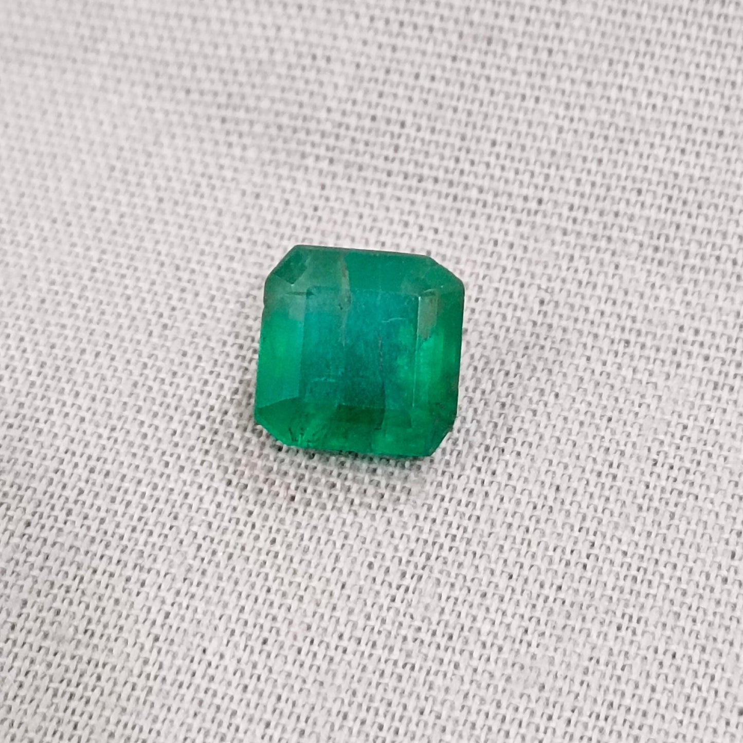 2.28ct Deep Green Zambian Emerald , 100% Natural Earth Mined Gem.