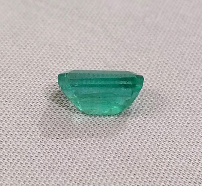 2.77ct Zambian Emerald , 100% Natural Earth Mined Gemstone