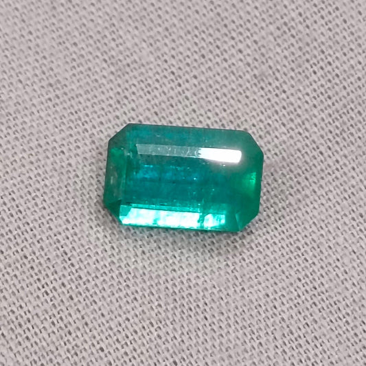 2.42ct Zambian Emerald , 100% Natural Earth Mined Gemstone