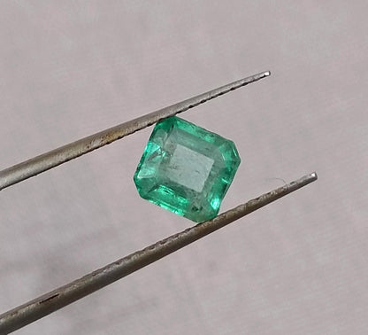 1.02ct Medium Intense Green Emerald , 100% Natural Earth Mined Gem.