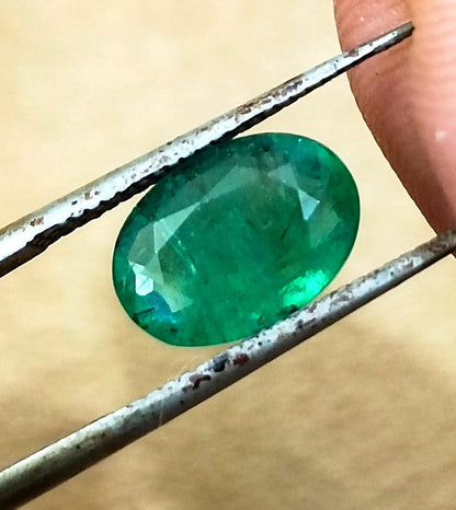 1.68ct Deep Glass Green Emerald , 100% Natural Earth Mined Gem.