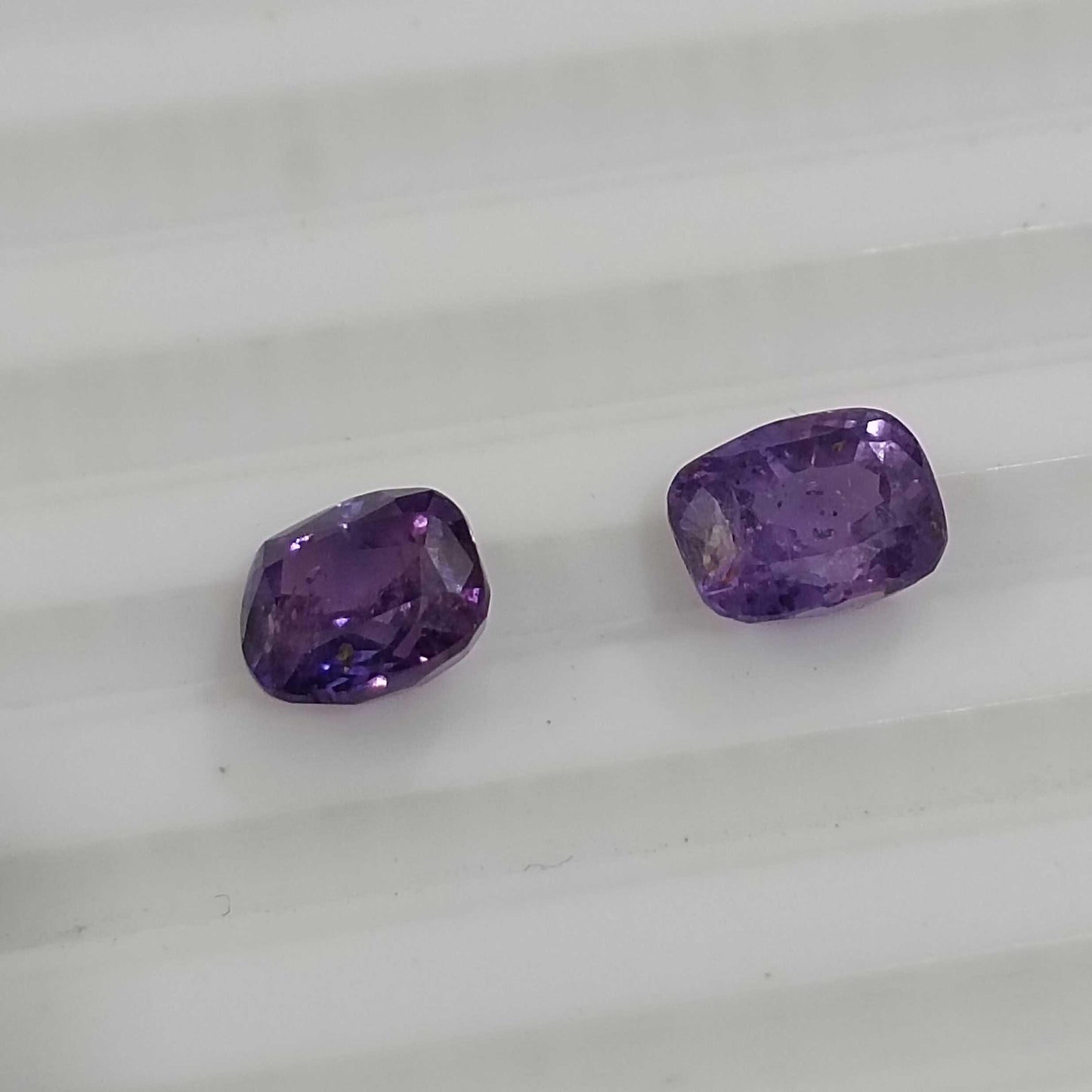 2.91ct/ 2pcs Color Chancing Purple Ceylon Sapphires, 100% Natural Untreated Gemstones