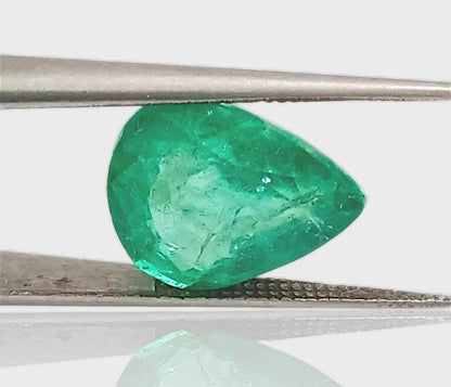 5.54ct Colombian IGI Certified  Pear Cut Earth Mined Emerald, 100% Natural Gem. Beautiful Real Colombian Emerald.