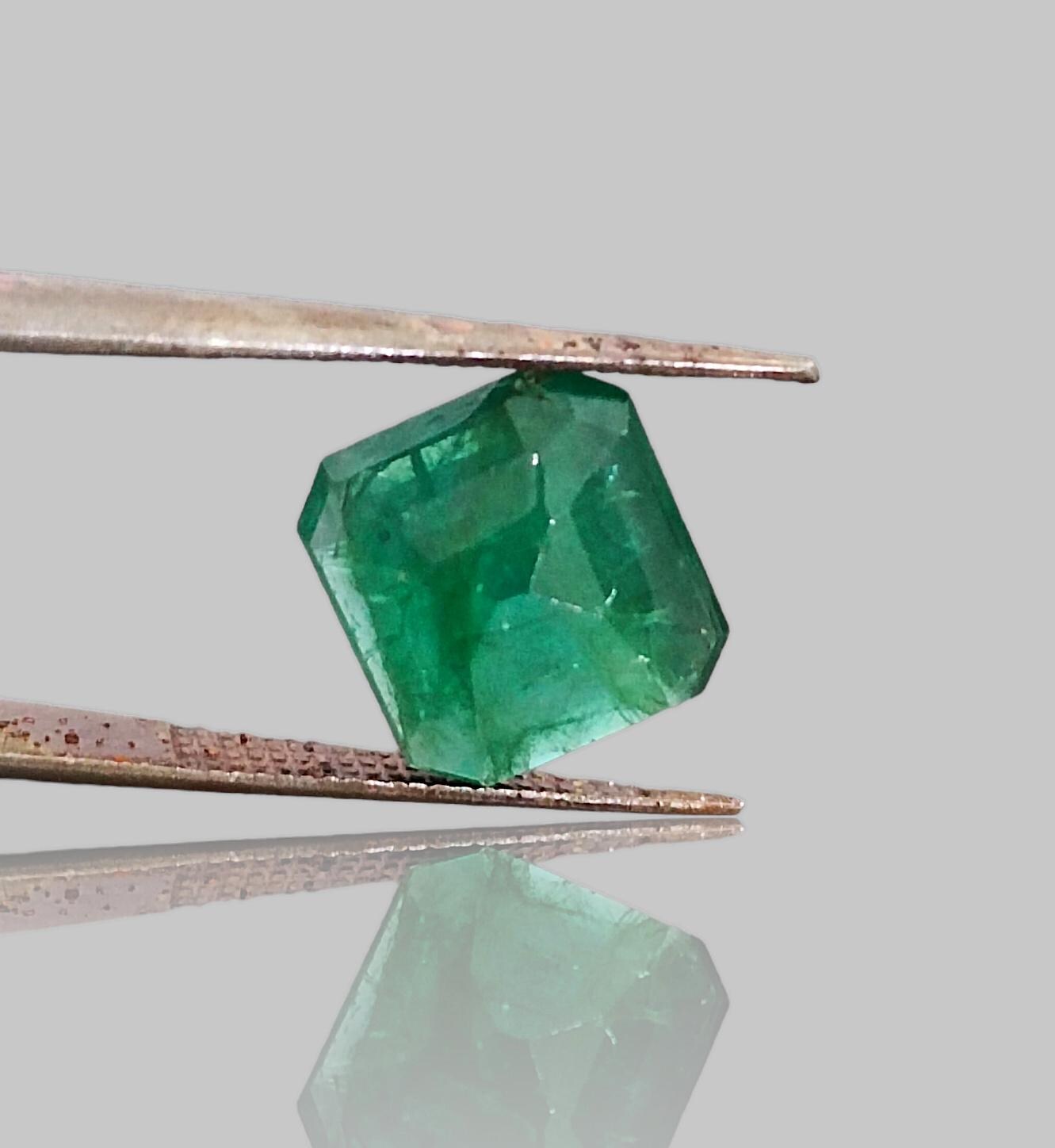 4.06ct Emerald Cut Zambian Emerald , 100% Natural Gemstone.