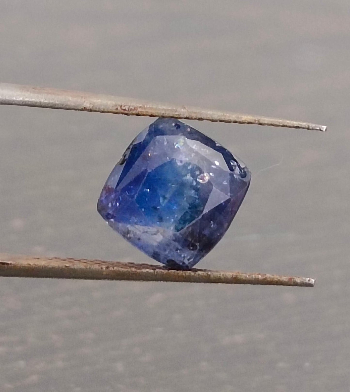 3.44ct Certified  Blue Ceylon Sapphire, 100% Natural Only Heat Earth Mined Gemstone.