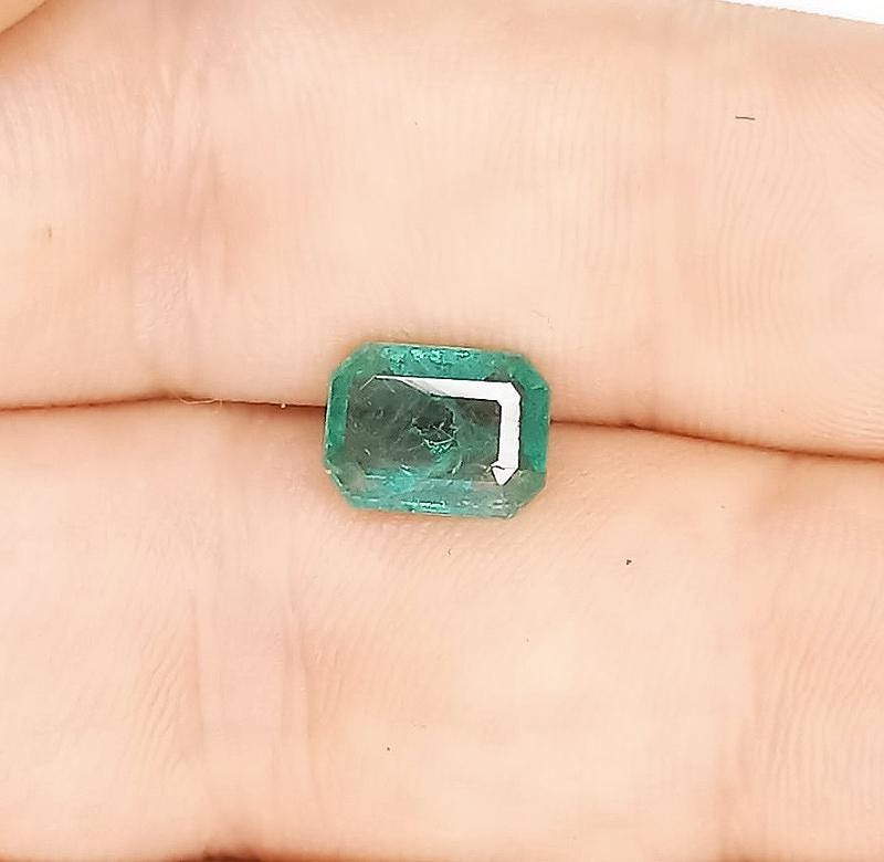 2.05ct Zambian Emerald, 100% Natural Gem