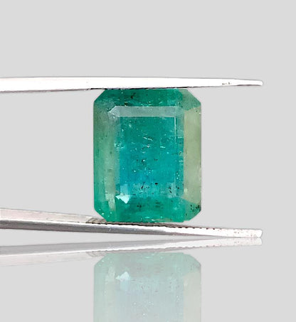 GSI Certified 8.22ct Zambian Emerald, 100% Natural Gemstone