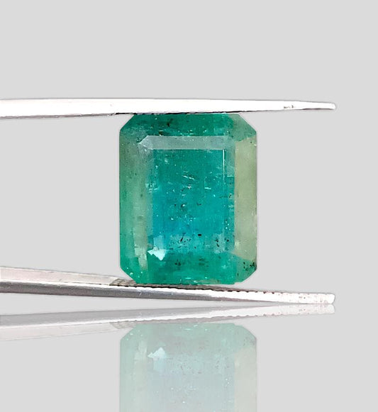 GSI Certified 8.22ct Zambian Emerald, 100% Natural Gemstone