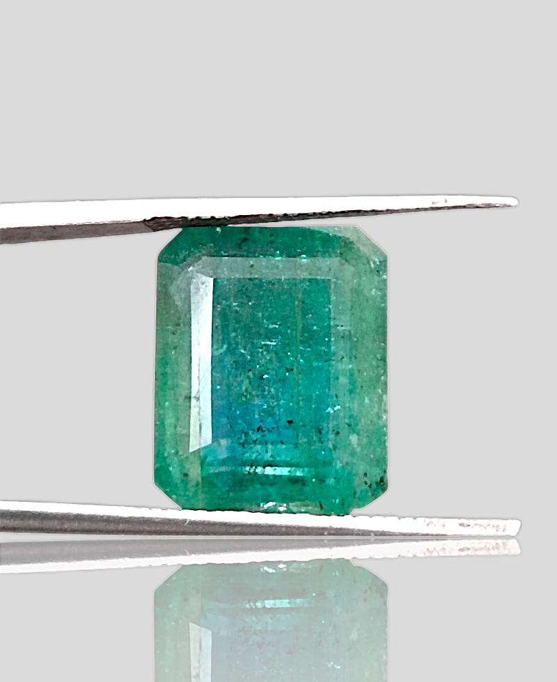 GSI Certified 8.22ct Zambian Emerald, 100% Natural Gemstone