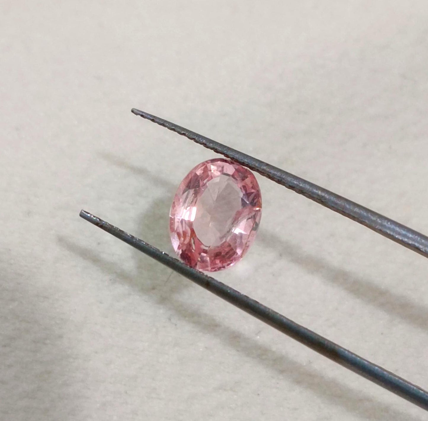 1.51ct IGI Certified Sunrise Padparadscha Sapphire, 100% Natural unheated Gemstone