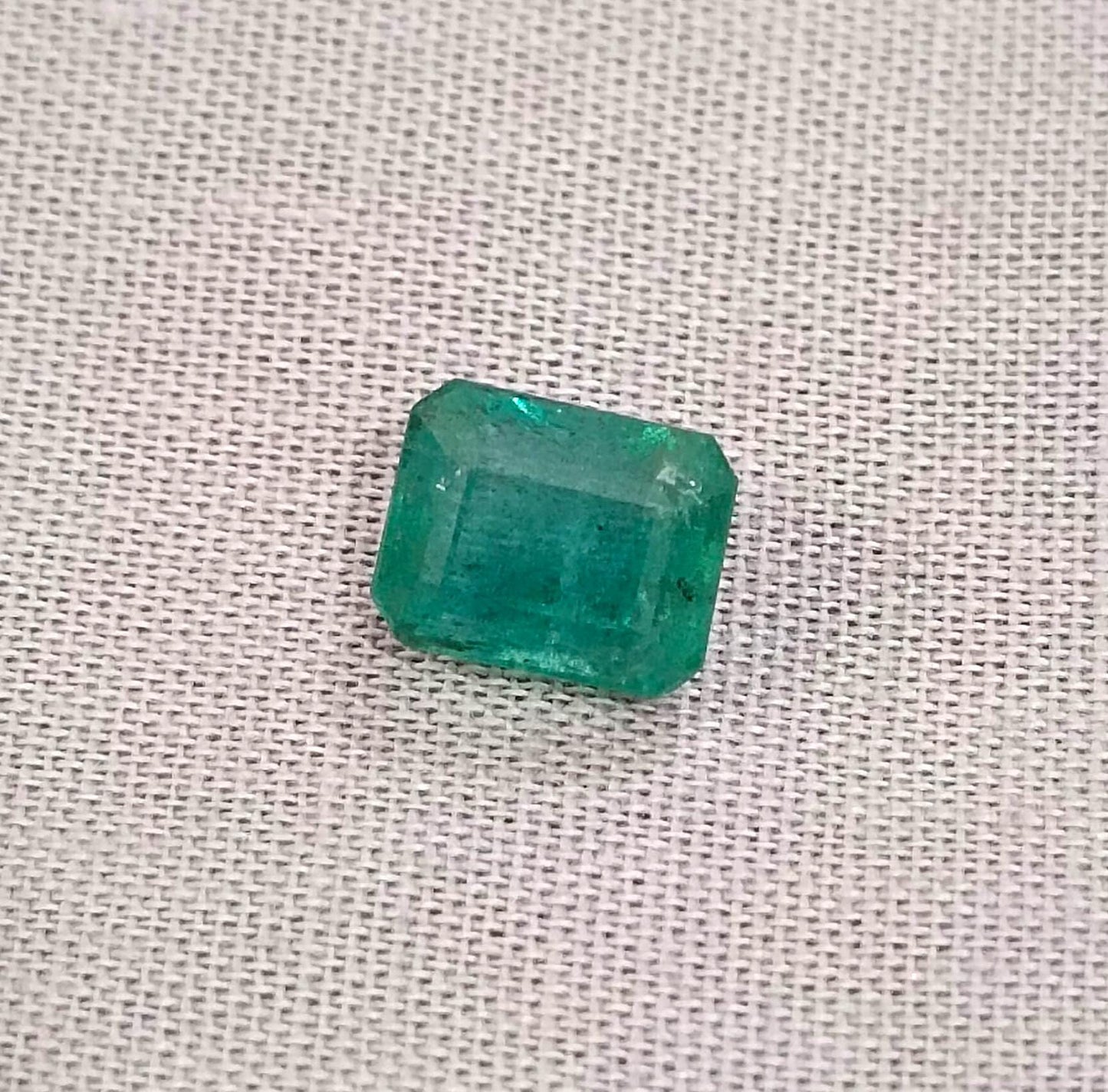 2.41ct Zambian Emerald , 100% Natural Earth Mined Gemstone