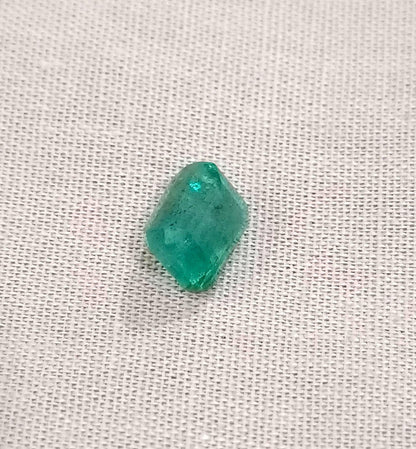 2.41ct Zambian Emerald , 100% Natural Earth Mined Gemstone