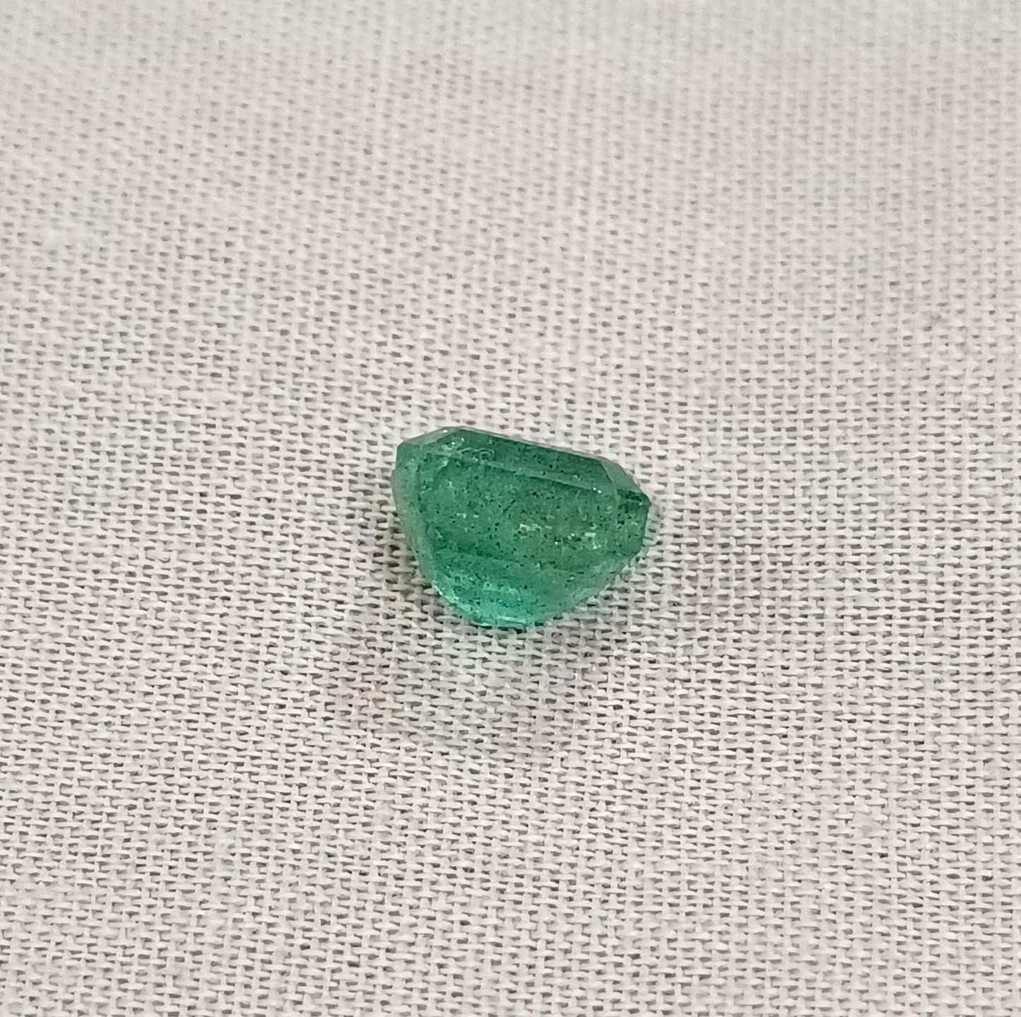 2.41ct Zambian Emerald , 100% Natural Earth Mined Gemstone