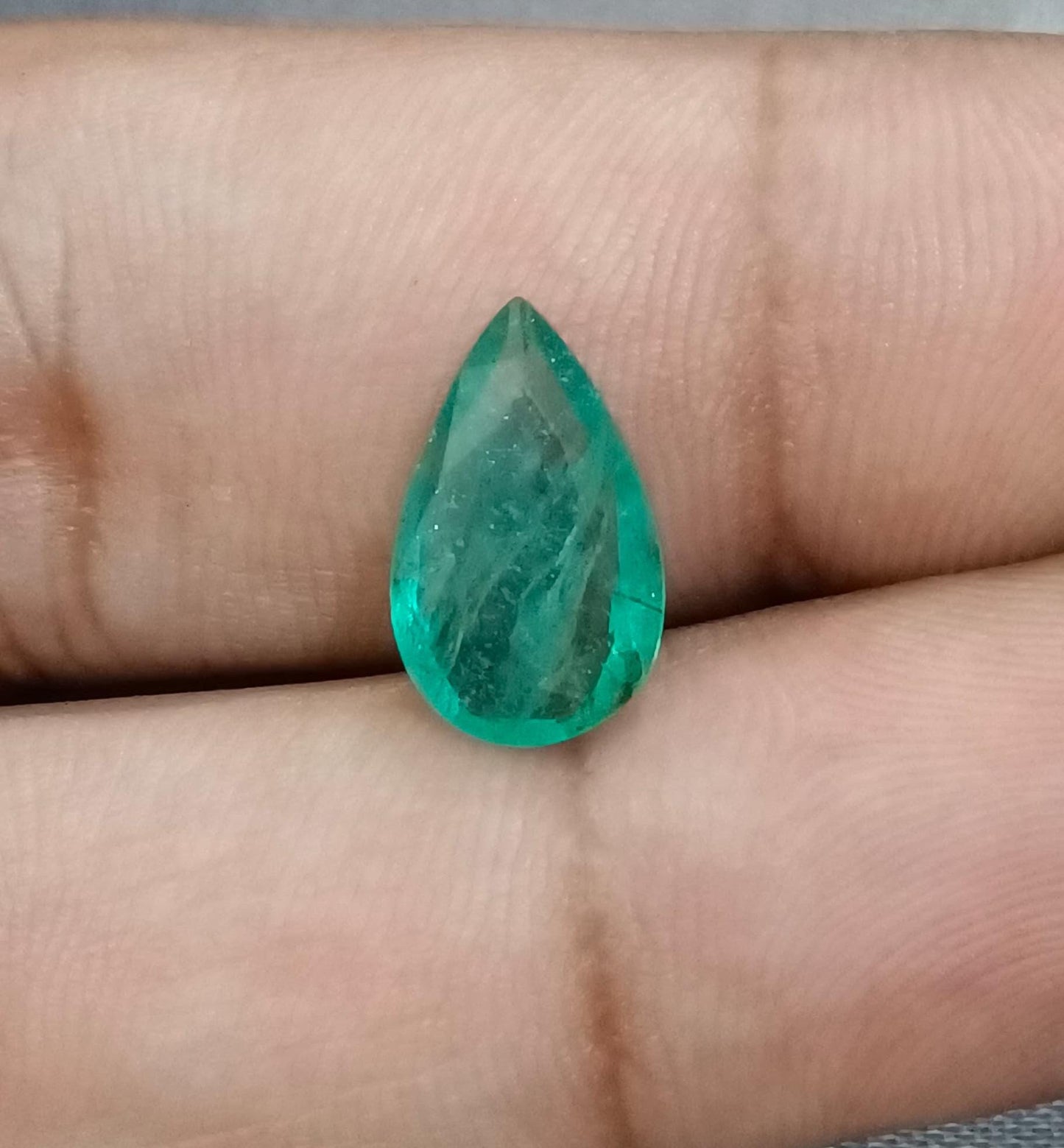 2.82ct Zambian Emerald, 100% Natural Earth Mined Gemstone.