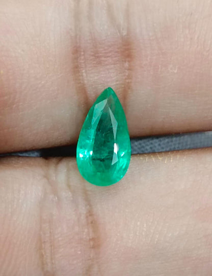 GSI Certified 1.48ct Vivid Green Zambian Emerald , 100% Natural Earth Mined Gemstone